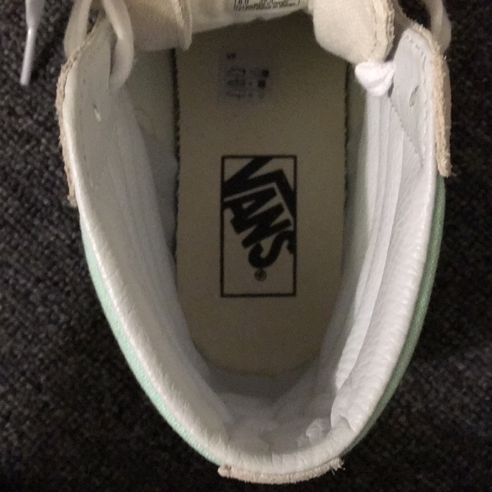 VANS - Ladies High Top - Size: 8.5 - Picture 6 of 8